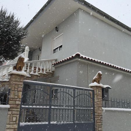 Vila Ridvani Korce Exterior foto
