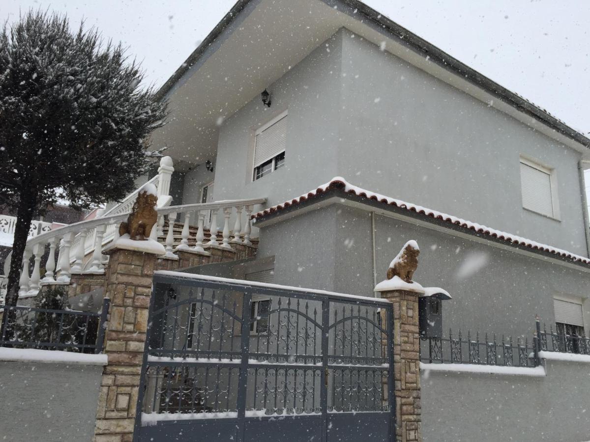 Vila Ridvani Korce Exterior foto