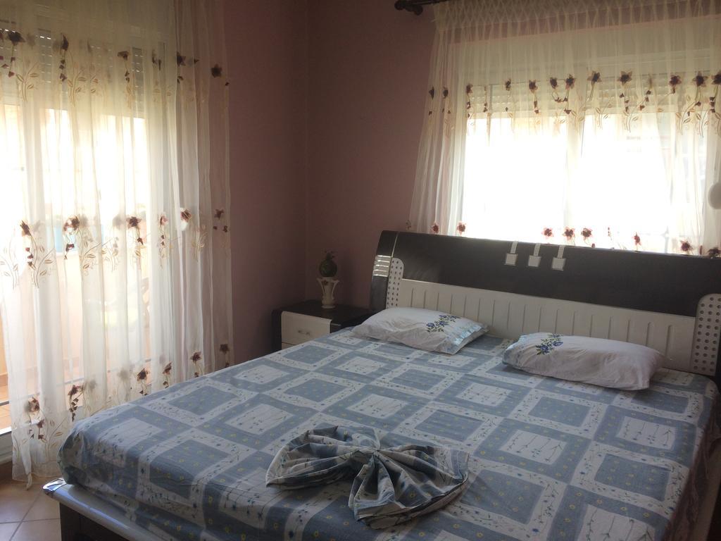 Vila Ridvani Korce Exterior foto
