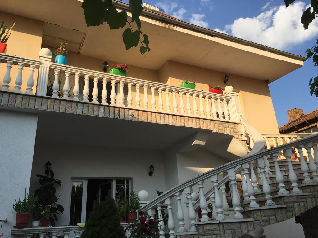 Vila Ridvani Korce Exterior foto